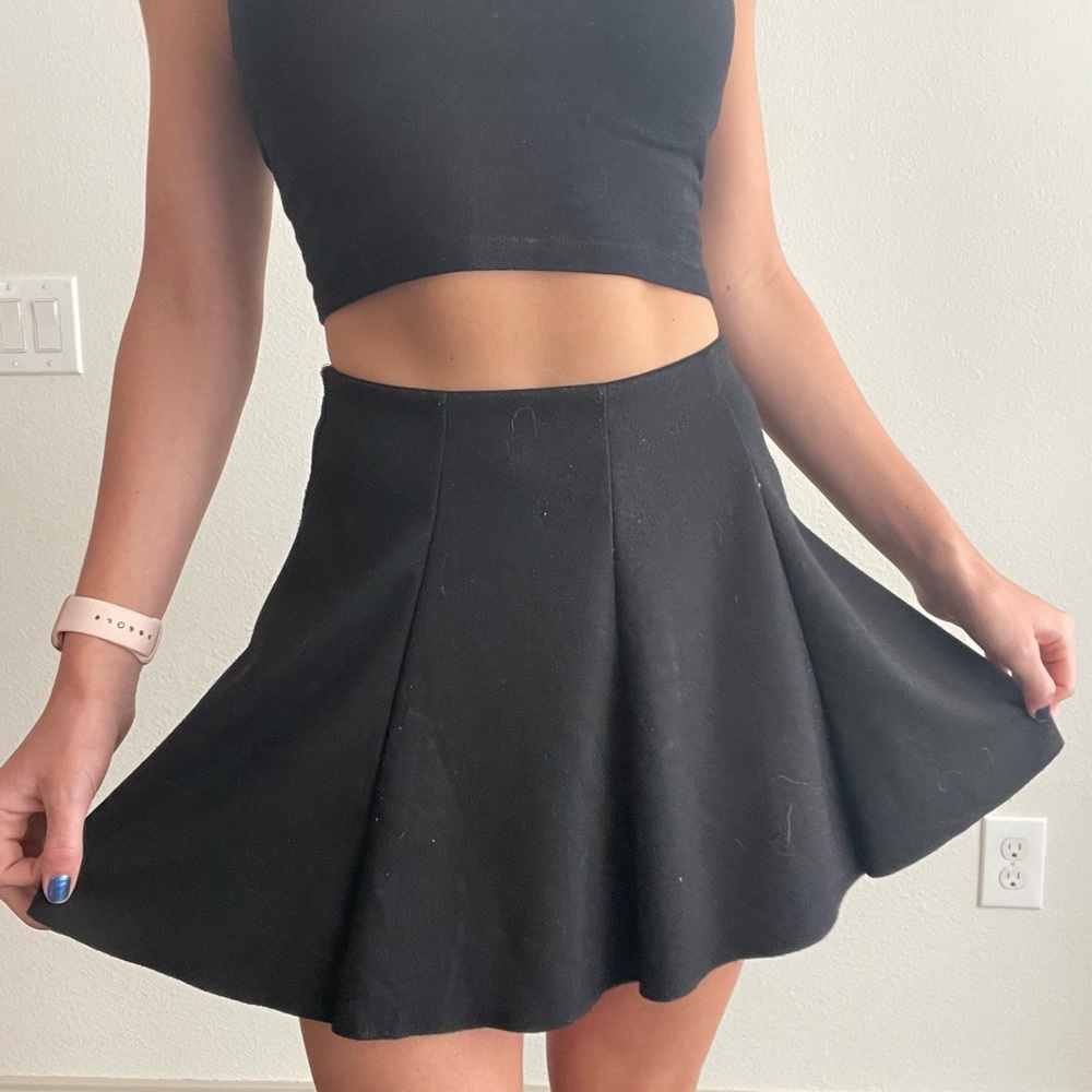 BLACK SKATER SKIRT